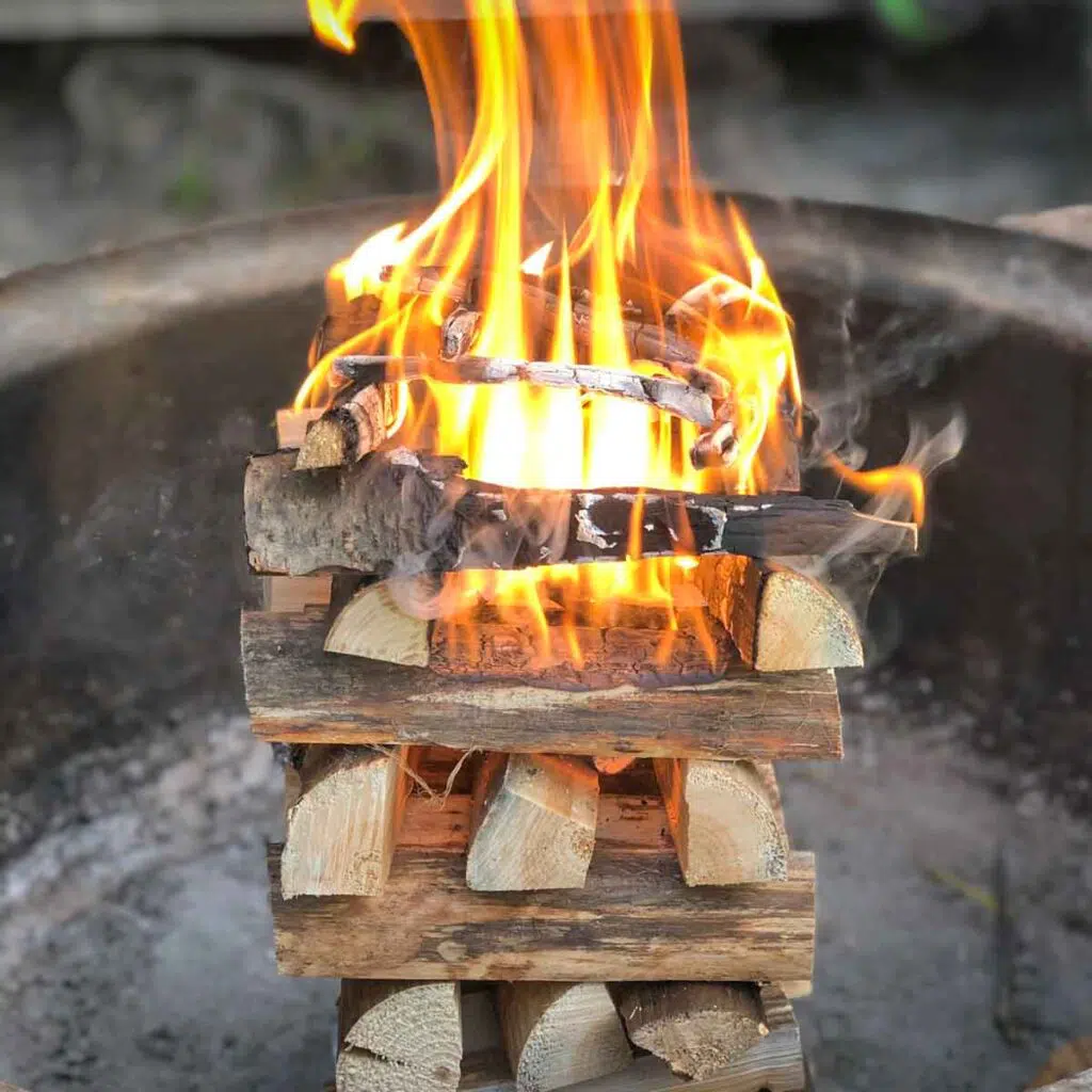 Lagerfeuer bei der Kanutour in Schweden ohne Guide